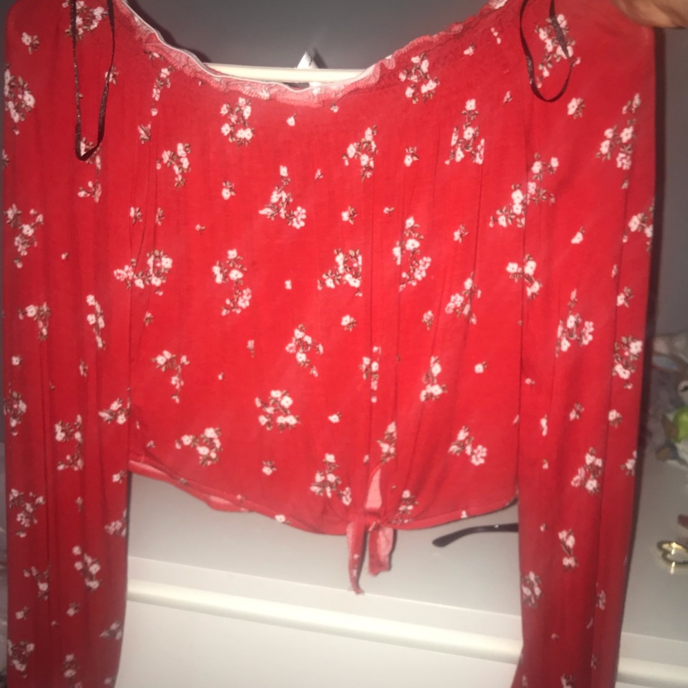 OFF THE SHOULDER TOP !!! Floral and so cute !